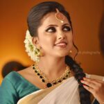Sreevidya Nair Instagram - Thank you for the wonderful bridal makeover by @pragyadk ..... As usual captured by @a_sk_photography Kasaragod, Kerala, India