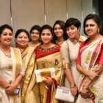 Sreevidya Nair Instagram – Onam with team kuttanadan blog.. @shamnakasim_p @anu_sithara ## Theznikhan##ponnammababu## Crowne Plaza Kochi