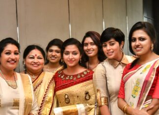 Sreevidya Nair Instagram - Onam with team kuttanadan blog.. @shamnakasim_p @anu_sithara ## Theznikhan##ponnammababu## Crowne Plaza Kochi