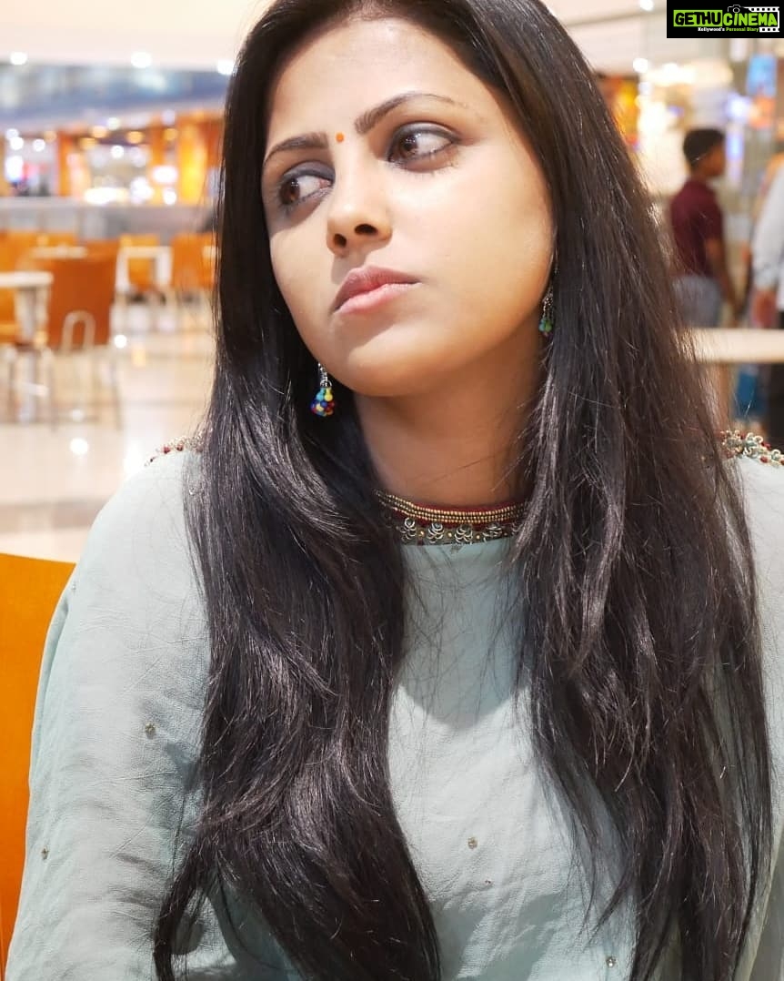 Sreevidya Nair Instagram - I don't know why... I loved all these candids so much... And all that expressions I passed to midhun chettan ( @midhunbose_official ) between a heavy gosipp conversation... And thank uh @hassan_hazz_ for capturing that moment... Kochi, India