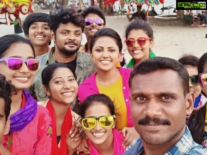Sreevidya Nair Instagram - Song shoot for maafidona.. wrap off .. @mqsalmaan @ttjamshi @abinpaulvadakkan @jishnujp7 @an_top_z ... And my girls Fort Cochin