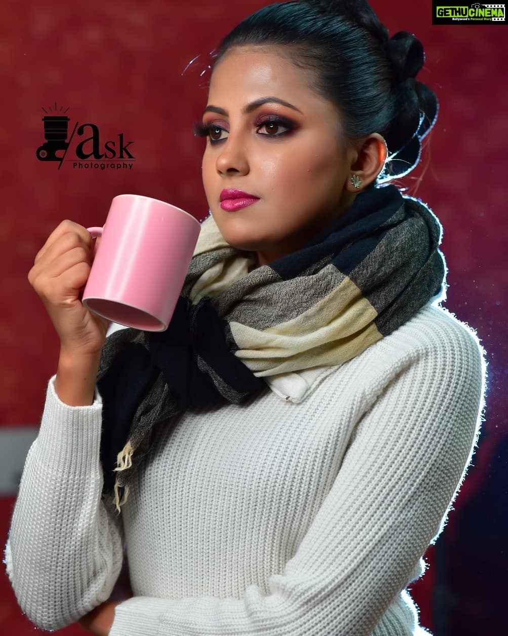 Sreevidya Nair Instagram - When u have a random team for shoot it will be more better for beautiful outputs so again mentioning my own photographer @a_sk_photography and the lady behind my makeover @pragyadk .. πππππ Kasargod, India