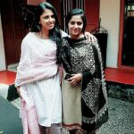 Sreevidya Nair Instagram - Kuttanadan blog location still😍😍wth anuchechi @anu_sithara Behind the click... vishuettan😄😄 Changanacherry
