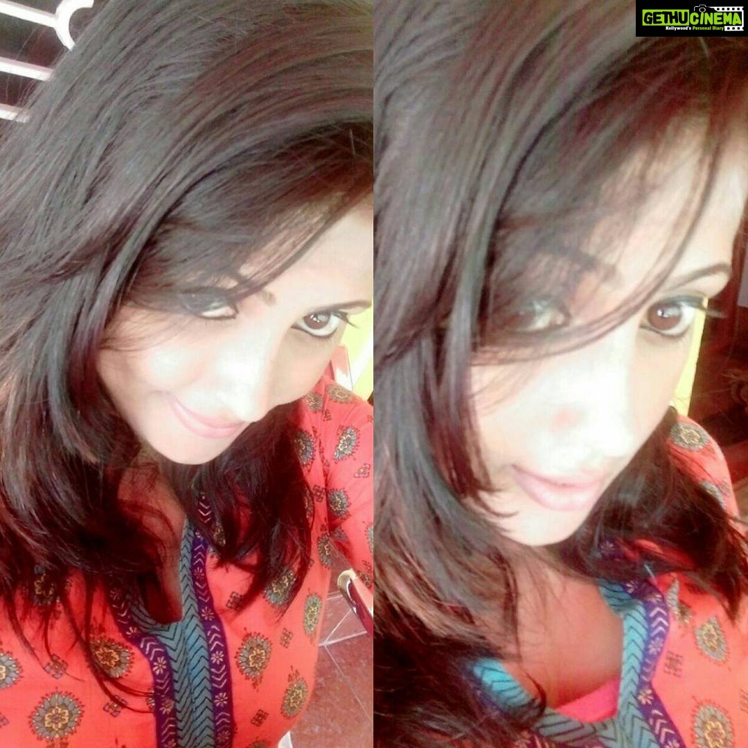 Sreevidya Nair Instagram - Boring### selfii##hom