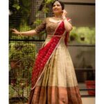 Srushti Dange Instagram – Let us light up lives with hopes and dreams. Happy Diwali 🪔✨💫

Designer -: @nirali_design_house 
Makeup 💄-: @makeup_by_kez 
Hairdo by @banu_hairstylist_sareedrapist 
Jewellery by @challani_jewellery 
Photography by @camerasenthil 
Shoot organized by @rrajeshananda