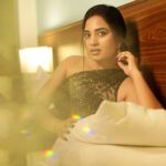 Srushti Dange Instagram - 🖤 Design by @sameenasofficial MUA 💄 by @mac3makeoverstudio Styled by @navadevi.rajkumar Photographer by @jay_editz_ @moxieforum
