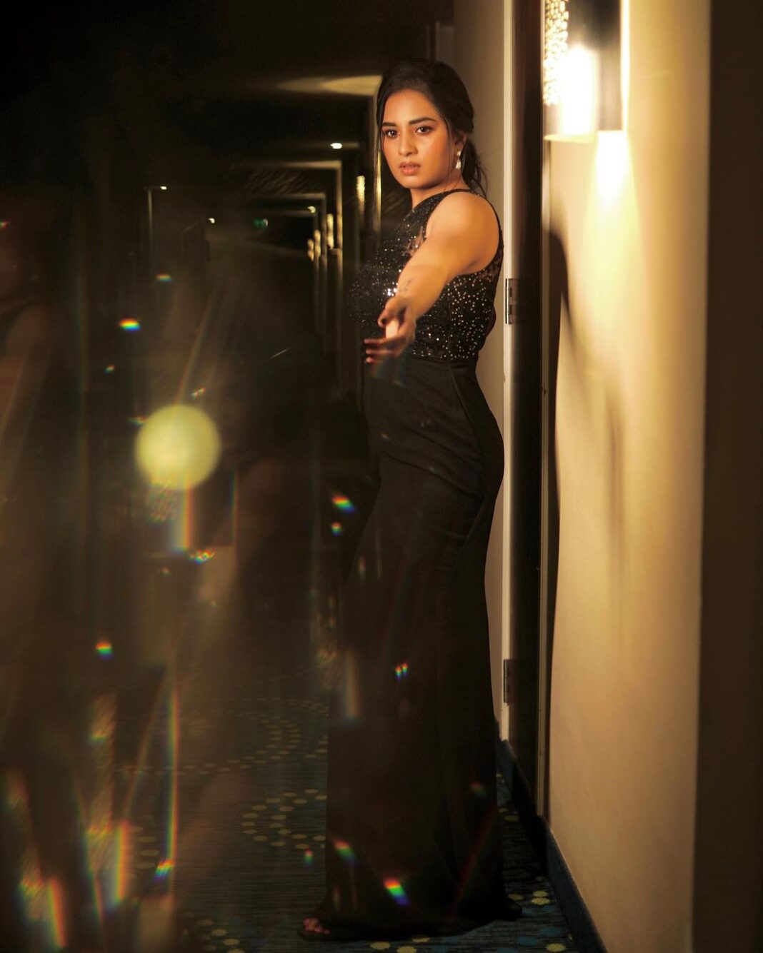 Srushti Dange Instagram - ⚫️ it’s an unstoppable force♠️ Design by @sameenasofficial MUA💄 @mac3makeoverstudio & team Styled by @navadevi.rajkumar Photographer by @jay_editz_ @moxieforum