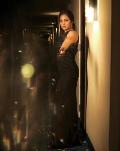 Srushti Dange Instagram - ⚫️ it’s an unstoppable force♠️ Design by @sameenasofficial MUA💄 @mac3makeoverstudio & team Styled by @navadevi.rajkumar Photographer by @jay_editz_ @moxieforum