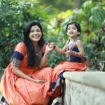 Sshivada Instagram – Like mother, like daughter 🥰😍

 Clicked by :@ganesh_anbayeram
 Outfit : @mom_ssparsh
Jewellery : @emin_thahar
Styled by : @sushma_subramaniyan

#twinning #twinningwithdaughter #mylittleprincess #Arundhathi  #mybundleofjoy #traditionalwear #ethnicwear #daughter #daughterlove #classic #festivecollection #weekend #weekendvibes