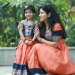 Sshivada Instagram – Like mother, like daughter 🥰😍

 Clicked by :@ganesh_anbayeram
 Outfit : @mom_ssparsh
Jewellery : @emin_thahar
Styled by : @sushma_subramaniyan

#twinning #twinningwithdaughter #mylittleprincess #Arundhathi  #mybundleofjoy #traditionalwear #ethnicwear #daughter #daughterlove #classic #festivecollection #weekend #weekendvibes