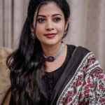 Sshivada Instagram - May this Dussehra bring lots of happiness and light in your life... Happy Dussehra!! വിജയദശമി ആശംസകൾ!!!🥰😍😊 📸 @arif_ak_photography 👗 @vintageclosetofkamali Jewellery @emin_thahar Makeup @aswathivipul #vijayadasami #dussehra #wishes #saraswathipooja #happiness💕 #light Ashok Nagar, Chennai