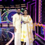 Sshivada Instagram – The festive season is still around. Do catch us today on bazinga family festival onam special episode at 6pm in @zeekeralam with @padmasoorya and @rebecca.santhosh

 Wearing this lovely outfit from @turmerikofficial
Styled by @joe_elize_joy @styyledbyjoe😍🥰
MUA  by @sajeesh_s_0619_make_over

#onam #zeekeralam #bazinga #bazingafamilyfestival #onamepisode🎉🎉 #familyandfriends