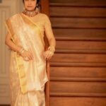 Suhasini Maniratnam Instagram – Loved wearing this saree from @mayukhafabs designed by @dheepaprabhu beautifully captured by @camerasenthil  This lightweight, finely woven beige zarikota saree from Mayukhafabs  is a great addition to your ethnic wardrobe. This aesthetically beautiful saree reflects our feminine self. It makes you feel like a queen while draping it and is a guaranteed head turner