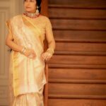 Suhasini Maniratnam Instagram – Loved wearing this saree from @mayukhafabs designed by @dheepaprabhu beautifully captured by @camerasenthil  This lightweight, finely woven beige zarikota saree from Mayukhafabs  is a great addition to your ethnic wardrobe. This aesthetically beautiful saree reflects our feminine self. It makes you feel like a queen while draping it and is a guaranteed head turner