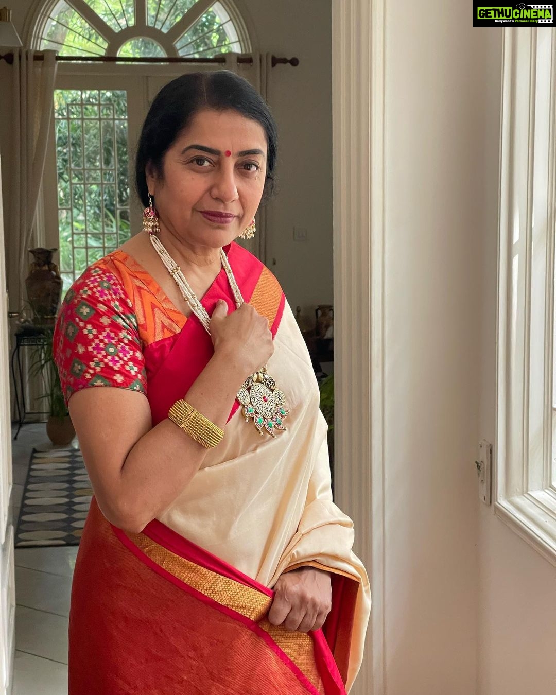 Suhasini Maniratnam Instagram - Wedding time. Kanjeevarams out. ❤️❤️❤️❤️❤️