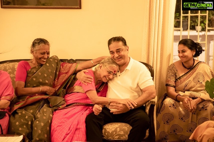Suhasini Maniratnam Instagram - Celebrating Kamal at home ❤️❤️❤️❤️❤️