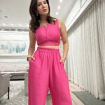 Sunny Leone Instagram – Time to go to Chennai! 

Outfit by @themissyco
Earrings by @the_bling_girll
Styled by @hitendrakapopara
Fashion team @tanyakalraaa @sarinabudathoki
Make up by @starstruckbysl