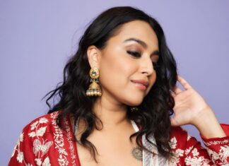 Swara Bhaskar Instagram - Ashdeen making me feel like a muse 🤓🤩💜🤗 . Outfit: @ashdeenl Ring: @purabpaschim Earrings: @theaabstudio . Styled by: @prifreebee @a.bee.at.work Make up: @saracapela Hair: @stylistsony Pics: @kvinayak11