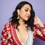 Swara Bhaskar Instagram - Glamorous, Elegant and Authentic! The very gorgeous @reallyswara looks breathtaking in our Handcrafted Gold Meenakari Jhumkas with beautiful pearl details✨ Order now and get @reallyswara 's look!