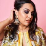 Swara Bhaskar Instagram – Sometimes you need to put on an eye the way @saracapela and flaunt your @apalabysumitofficial earrings! 
And.. swipe to the end for a surprise! 💖
.
Outfit: @aartivijaygupta 
Jewellery: @apalabysumitofficial 
.
Styled by : @prifreebee 
Make up: @saracapela 
Hair: @karchung_gurung_ 
Pics: @kvinayak11
