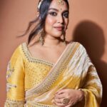 Swara Bhaskar Instagram – Literally spreading light this #Diwali ! 🪔💛✨🤗 #Phooljhadi vibes!
.
Outfit: @matsyaworld 
Jewellery: @karishma.joolry 
Styled by: @who_wore_what_when 
.
Makeup: @saracapela 
Hair: @jrmellocastro 
.
Photographer: @kvinayak11