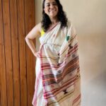 Swara Bhaskar Instagram - An ode to #Gandhiji on this #GandhiJayanti by wearing #ChhattisgarhKhadiVillageIndustryBoard saree which is a tribal weave saree with temple border from Chhattisgarh! #handloomsaree #handloomkhadisaree #khadiindia #rekhashukla #chhattisgarhkvib @bhupeshbaghelinc @meGauravDwivedi @chhattisgarhcmo @chhatisgarhkhadigramudyog @bilasa_handloom @gochhattisgarh @vishakha.anand12