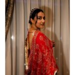 Swara Bhaskar Instagram – Drape it any which way, nothing slays the red carpet like a red sari! Especially when @sandeepkhosla plays fairy Godmother!❣️✨🥰
.
Saree: @abujanisandeepkhosla 
Headpiece: @amamajewels
Bangles: @karishma.joolry
.
Styled by: @prifreebee @a.bee.at.work
Hair and photographs: by the all in one magician @antergallactic
Make-Up: @makeupbyyaramaziad @lancomepopup
Camera thanks to @ddevesharma 
Fashion Assistant: @v4nyav3rma Cairo, Egypt