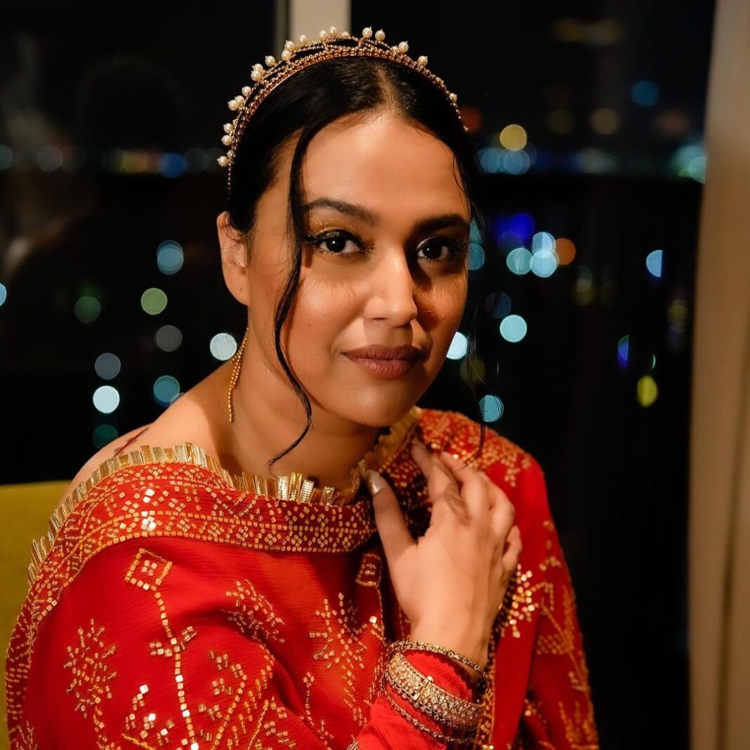Swara Bhaskar Instagram - Drape it any which way, nothing slays the red carpet like a red sari! Especially when @sandeepkhosla plays fairy Godmother!❣️✨🥰 . Saree: @abujanisandeepkhosla Headpiece: @amamajewels Bangles: @karishma.joolry . Styled by: @prifreebee @a.bee.at.work Hair and photographs: by the all in one magician @antergallactic Make-Up: @makeupbyyaramaziad @lancomepopup Camera thanks to @ddevesharma Fashion Assistant: @v4nyav3rma Cairo, Egypt