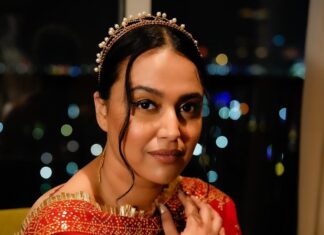 Swara Bhaskar Instagram - Drape it any which way, nothing slays the red carpet like a red sari! Especially when @sandeepkhosla plays fairy Godmother!❣️✨🥰 . Saree: @abujanisandeepkhosla Headpiece: @amamajewels Bangles: @karishma.joolry . Styled by: @prifreebee @a.bee.at.work Hair and photographs: by the all in one magician @antergallactic Make-Up: @makeupbyyaramaziad @lancomepopup Camera thanks to @ddevesharma Fashion Assistant: @v4nyav3rma Cairo, Egypt