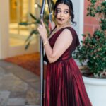 Swara Bhaskar Instagram - The lady in the Scarlett gown and the luggage trolley.. a short story! ❣️ Kamarin and Raven .. you are geniuses! 💛🤗✨ . Outfit: Custom @gauriandnainika Jewellery: @apalabysumitofficial Styling: @prifreebee . Mua: @ravenreedluxurybeauty Photographs: @kamarinann_photo Hilton Santa Clara