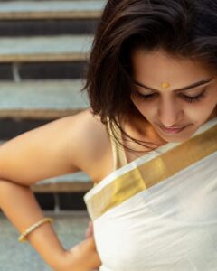 Swathishta Krishnan Instagram - 💛
.
.
.
@mikkie_photographhy