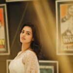 Swathishta Krishnan Instagram - Few more 🤍 . . . @thatmadraskaran @_.rubeenavogueofficial._ @keerthana_makeupartistry Park Hayat Chennai