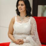 Swathishta Krishnan Instagram - For the launch of @wondrdiamonds🤍 truly Kohinoor like brilliance 🤍 . . 👗@_.rubeenavogueofficial._ best🤍 💄 @keerthana_makeupartistry luv🤍 📸 @thatmadraskaran fav 🤍