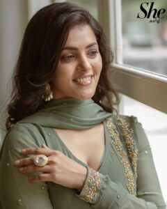 Swathishta Krishnan Instagram - For @she_india (Tamil) 💚
.
.
.
Photography: @stagecraft.photography
& @nanda_srinivas
HMU: @keerthana_makeupartistry
Outfit: @label_afeera
Jewelry: @fineshinejewels
Location courtesy: @crowneplazachn