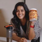 Swathishta Krishnan Instagram – [GIVEAWAY ALERT] I have been LOVING my mornings, thanks to @originprotein

A 100% natural and plant-based protein that keeps me active and energized all through the day and completes my protein requirement for the day. With my schedules getting busier day by day – Origin has made it easier for me to stay active and energized.💪🏻

It’s been super exciting to try different recipes using this protein. My favourite has to be Coffee Caramel and Vanilla! 😋

What can you do to get a free pack for yourself?
– Follow @originprotein
– Comment what your favourite flavour would be? (Vanilla, Chocolate, Coffee caramel, Unflavoured or Strawberry)
– Bonus points – repost any one of our reels

#originnutrition #proteinisforeveryone #vegan #plantbased #proteinpower #originprotein #swathistakrishnan #originxswathista