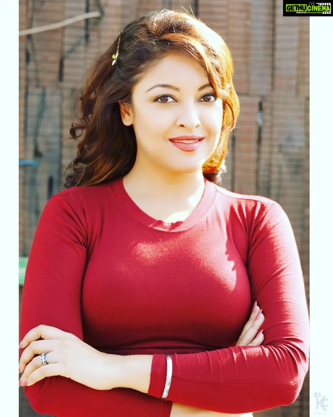 Actress Tanushree Dutta HD Photos and Wallpapers September 2022 - Gethu  Cinema