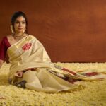 Tanvi Ram Instagram - Hello September☺️ ഓണക്കാലം🌸♥️ Photography- @ashwinalex888 Saree - @silkaura_handlooms from @theaislestory Blouse - @jazaashdesignstudio Makeup - @merins_remyamerin Jewellery- @inikacollections Co-ordination- @lalarelations Location - @threedotsfilmstudio Light - Gear Alpha