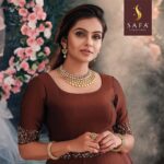 Tanvi Ram Instagram - Every piece of jewellery tells a story♥️ Photography: @arun_payyadimeethal Styling: @arjun_vasudevs HMUA: @subin_lalitha Costume : @prakrithi_by_ramya Art: @byjummangalath1 Retouch: @suveeshgraphiccyanide