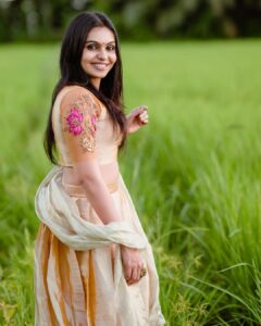 Tanvi Ram Instagram - Onam🌸 Photography - @malludronetraveller Costume - @jazaashdesignstudio Makeup - @elsamma_johnson_ Location - @ricevillagehomestay #onam #onam2022 #instagram #instagood #instapic