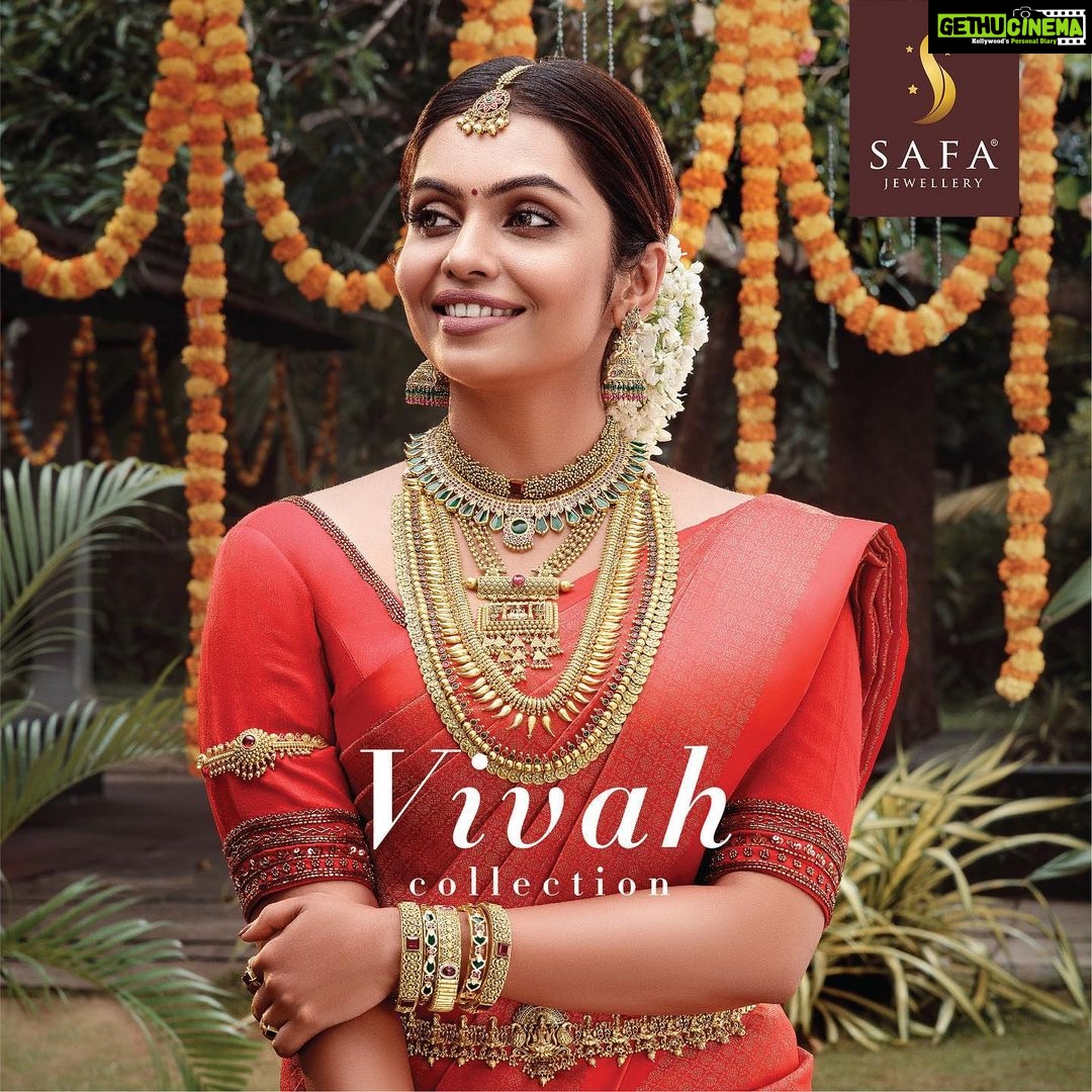 Tanvi Ram Instagram - Every piece of jewellery tells a story♥️ Photography: @arun_payyadimeethal Styling: @arjun_vasudevs HMUA: @subin_lalitha Costume : @prakrithi_by_ramya Art: @byjummangalath1 Retouch: @suveeshgraphiccyanide