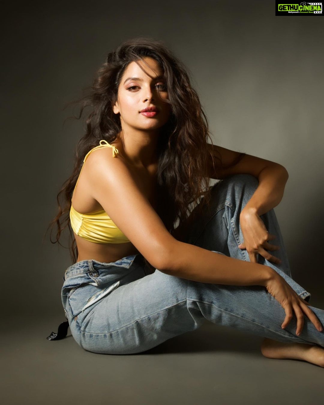 Tanya Hope Instagram - the whole damn cake and the cherry on top 🍒