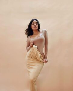 Tanya Hope Instagram - @sashajairam @inherchair @sheefajgilani