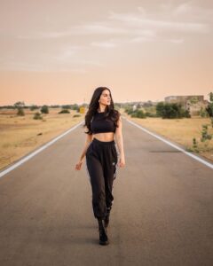Tara Sutaria Instagram - And so it begins.. This wild ride to play #Apurva 🏜🛻🎥🖤