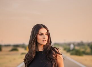 Tara Sutaria Instagram - And so it begins.. This wild ride to play #Apurva 🏜🛻🎥🖤 Jaisalmer