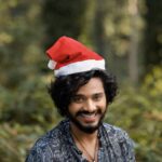 Teja Sajja Instagram - When you realise you’re shooting on a holiday but want to bring in the Christmas cheer anyway 🥳 Hanu-man wishes everyone a Merry Christmas! 🌲😊 #HanuManTheOrigin Captured by @varahalamurthy