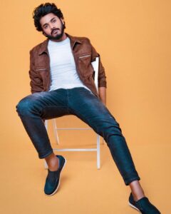 Teja Sajja Instagram - Waiting for the first look of Hanu-Man like…
Who’s with me?
#hanumanfirstlook soon💪

#superhero 
@prasanthvarmaofficial
@primeshowentertainment