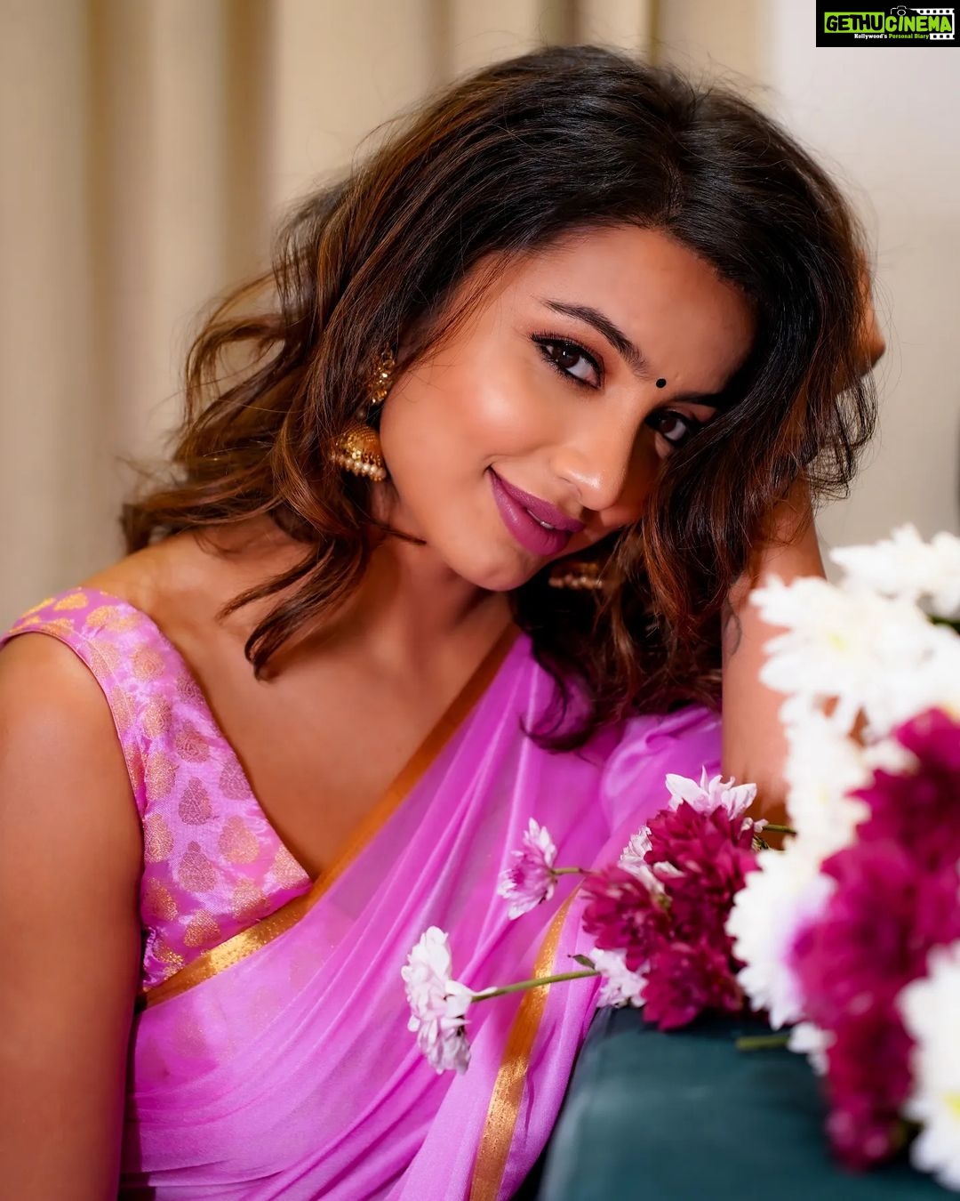 Tejaswi Madivada Instagram - 🌸 @kiraak.banda @tdf.thedreamfilmer