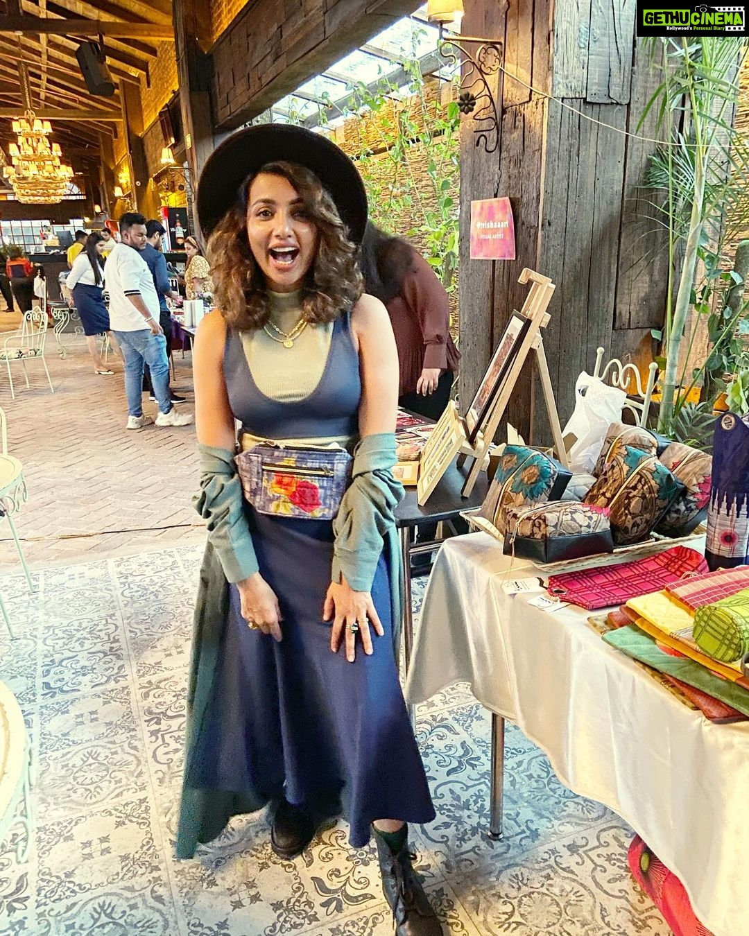 Tejaswi Madivada Instagram - @tejaswimadivada amping up the style quotient in our Cargo Rose Fanny pack. 🔥 #energy#slaying#style#fashion#fleamarket#sustainablefashion#hyderabad#gurgaon#imperfectopatio#delhi#handcrafted Imperfecto Patio