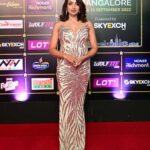 Tejaswi Madivada Instagram - @tejaswimadivada stood out in a bold and stylish on the #SIIMA2022 red carpet look with @playsalon.in Sponsors: @wolf777newsofficial @confidentgroupofficial @sky_exch_ @honer_homes @lotmobilesofficial @southindiashopping @bharathicementofficial @hindwarehomes @marsgalaxyindia @parleproducts @easemytrip @canarabankinsta @cocacola_india #NVYTV #HarmonyCity #SIIMA2022 #10YearsofSIIMA