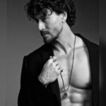 Tiger Shroff Instagram - 🖤🤍 @rahuljhangiani